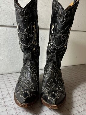 Ferrini Black Western Embroidered Heeled Boots
